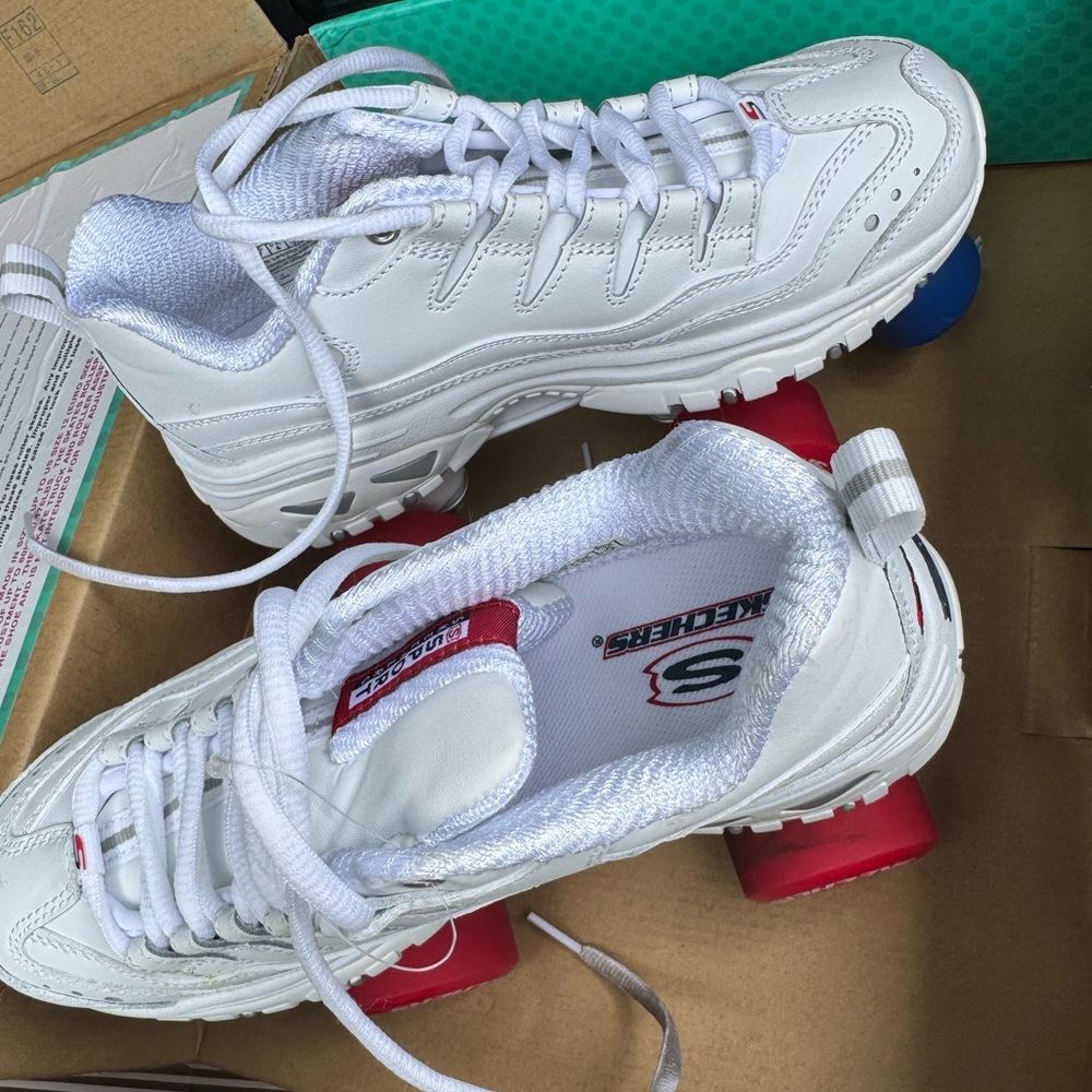 SKETCHER ROLLER SKATE USED